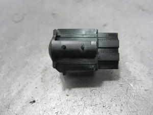 Foto de INTERRUPTOR VOLKSWAGEN PASSAT BERLINA (3B2) 1.9 TDI (116 CV / 85 KW) referencia 3B0941333D foto 4