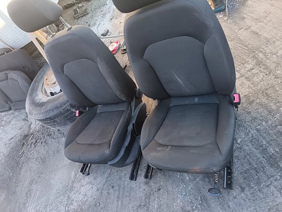 Foto de JUEGO ASIENTOS COMPLETO AUDI A1 SPORTBACK (8XF) 1.6 TDI (116 CV / 85 KW)