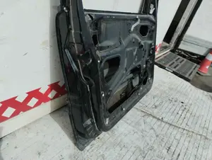Foto de PUERTA DELANTERA IZQUIERDA MERCEDES-BENZ CLASE ML (BM 163) 3.7 V6 CAT (245 CV / 180 KW) foto 6