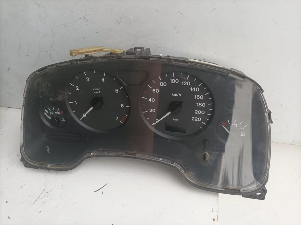 Foto de CUADRO INSTRUMENTOS OPEL ASTRA G BERLINA 1.6 16V (101 CV / 74 KW) referencia 09228753