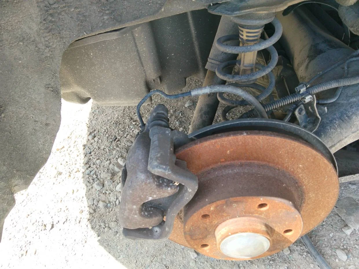 Foto de PINZA DE FRENO TRASERA IZQUIERDA RENAULT MEGANE IV BERLINA 5P