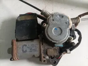 Foto de ELEVALUNAS TRASERO IZQUIERDO MITSUBISHI GALANT FAMILIAR (EA0) 2.5 V6 24V CAT (163 CV / 120 KW) referencia MR215441 foto 2