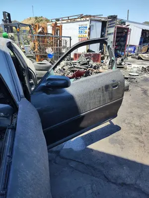 Foto de PUERTA DELANTERA IZQUIERDA AUDI A3 (8L) 1.9 TDI (110 CV / 81 KW) referencia 8L3831051C