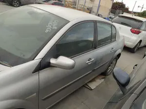 Foto de PUERTA DELANTERA IZQUIERDA RENAULT MEGANE II CLASSIC BERLINA 1.6 16V (112 CV / 82 KW) referencia 7751473728