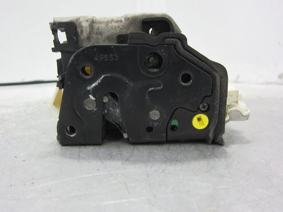 Foto de CERRADURA PUERTA LATERAL IZQUIERDA PORSCHE CAYENNE (TIPO 92A) 3.0 V6 TDI CAT (239 CV / 176 KW)