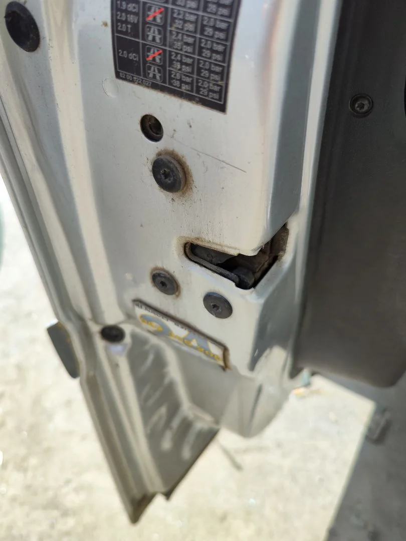 Foto de CERRADURA PUERTA DELANTERA IZQUIERDA RENAULT MEGANE II GRANDTOUR 1.5 dCi Diesel CAT (86 CV / 63 KW)