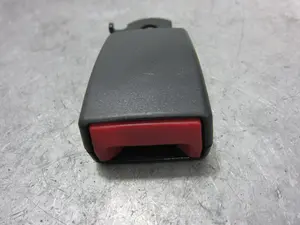 Foto de ENGANCHE CINTURON TRASERO IZQUIERDO PORSCHE PANAMERA (TIPO 970) referencia 97080318500