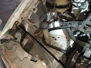 Foto de DEPOSITO LIMPIA PEUGEOT EXPERT FURGÓN COMFORT (1995)