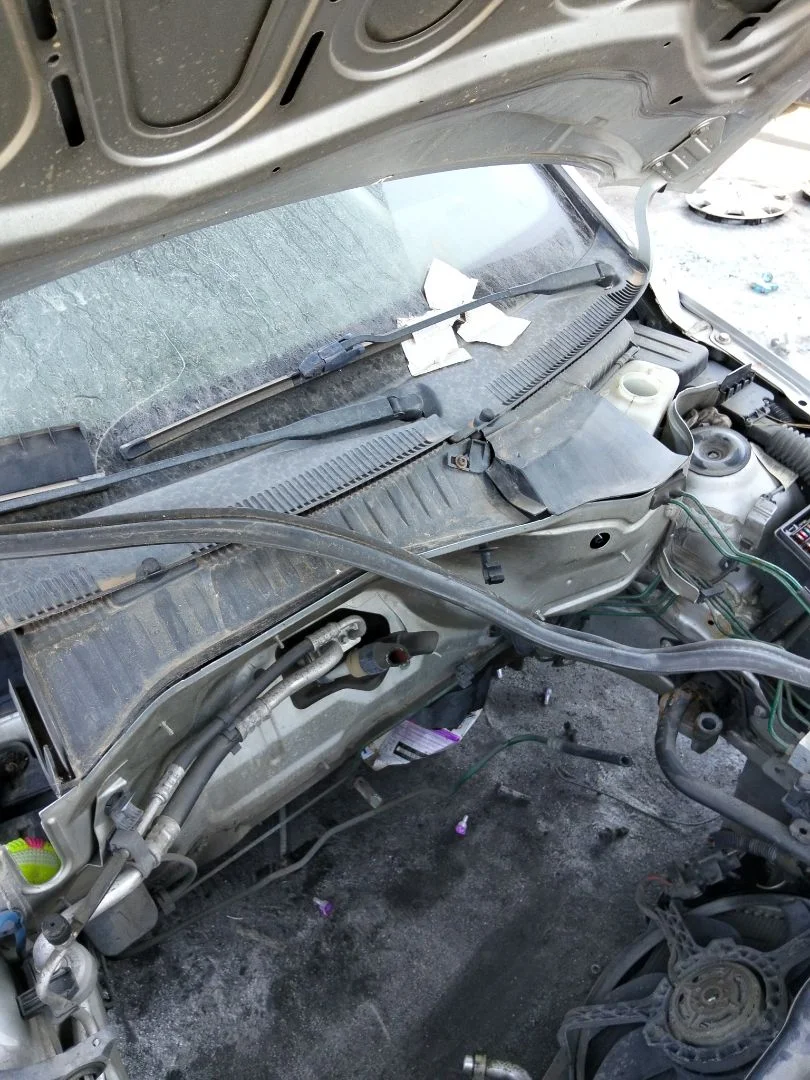 Foto de MOTOR LIMPIA DELANTERO OPEL CORSA C 1.2 16V CAT (Z 12 XE / LW4) (75 CV / 55 KW)
