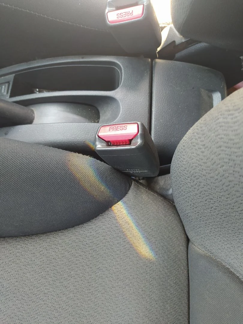 Foto de ENGANCHE CINTURON DELANTERO IZQUIERDO NISSAN NOTE (E11E) 1.4 CAT (88 CV / 65 KW)