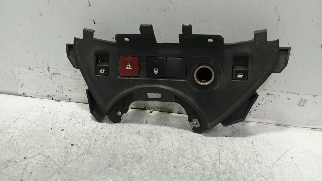 Foto de MANDO MULTIFUNCION PEUGEOT PARTNER TEPEE 1.6 16V HDi CAT (9HT / DV6BTED4) (75 CV / 55 KW) referencia 63110656