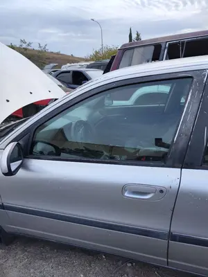 Foto de LUNA DELANTERA IZQUIERDA VOLVO S80 BERLINA 2.4 CAT (140 CV / 103 KW)