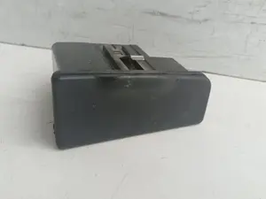 Foto de CENICERO AUDI A8 (D2) referencia 4D0857406B