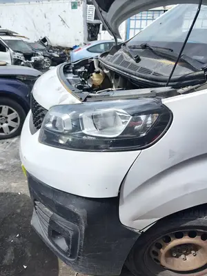 Foto de FARO IZQUIERDO FIAT SCUDO (506) FURGON 1.5 (100 CV / 75 KW) referencia 9808567780 foto 2