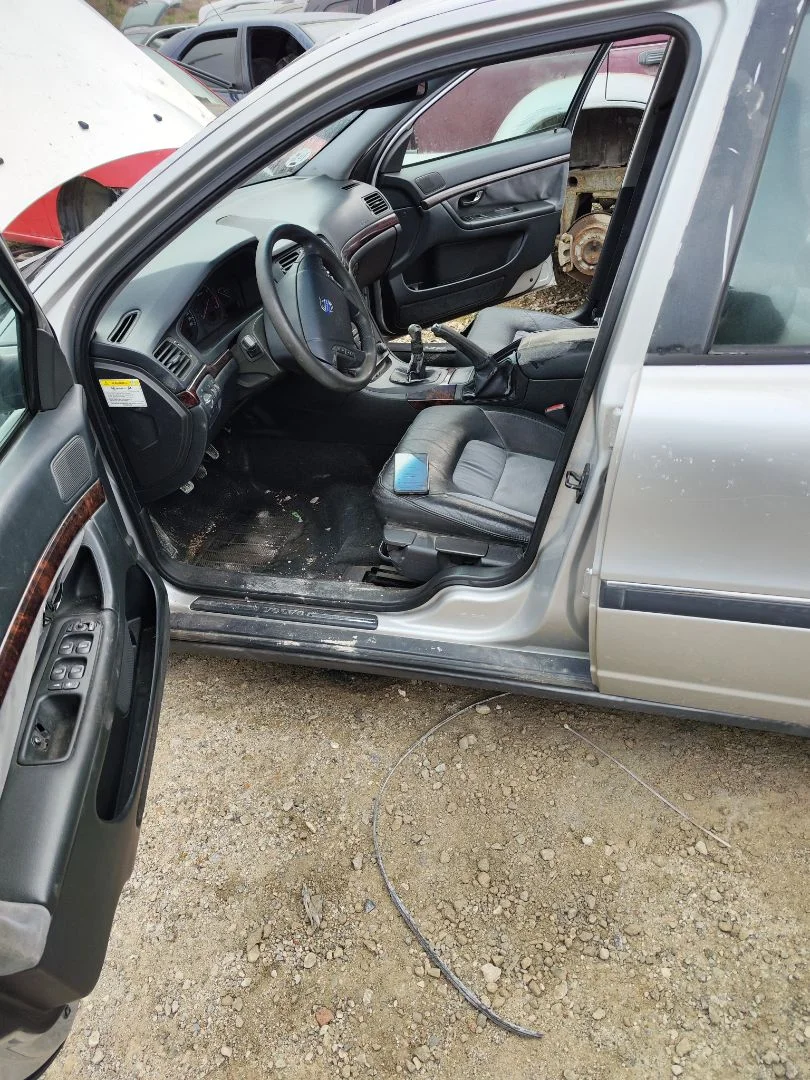 Foto de GOMAS CONTORNO PUERTA VOLVO S80 BERLINA 2.4 CAT (140 CV / 103 KW)