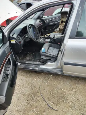 Foto de GOMAS CONTORNO PUERTA VOLVO S80 BERLINA 2.4 CAT (140 CV / 103 KW)