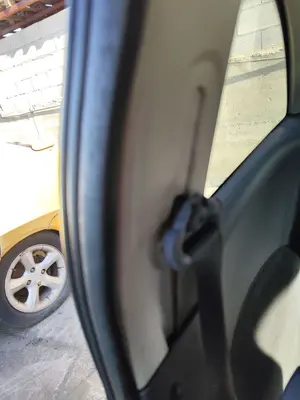 Foto de CINTURON SEGURIDAD DELANTERO DERECHO OPEL CORSA C 1.2 16V CAT (Z 12 XEP / LB4) (80 CV / 59 KW)