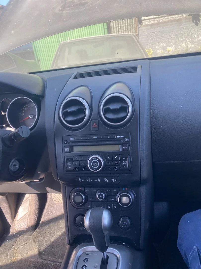 Foto de CONSOLA CENTRAL NISSAN QASHQAI (J10) 2.0 16V CAT (141 CV / 104 KW)