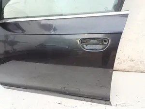 Foto de PUERTA DELANTERA IZQUIERDA AUDI A6 BERLINA (4F2) 4.2 V8 40V (335 CV / 246 KW) foto 4
