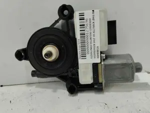 Foto de MOTOR ELEVALUNAS DELANTERO IZQUIERDO VOLKSWAGEN GOLF VII (5G1/BE1) 2.0 TDI (184 CV / 135 KW) referencia 5Q0959812A foto 1