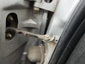 Foto de RETENEDOR PUERTA PEUGEOT 206 1.6 16V CAT (109 CV / 80 KW) referencia 9181C8