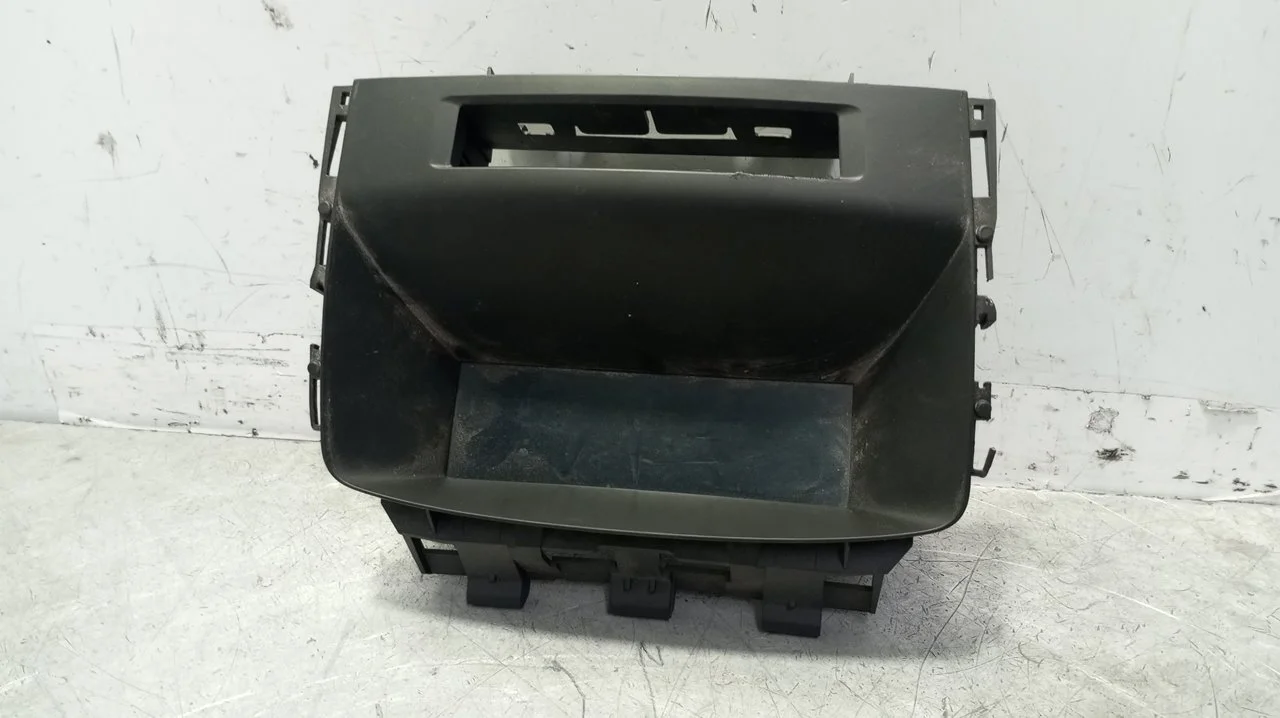 Foto de PANTALLA MULTIFUNCION OPEL ASTRA J BERLINA 5P 1.7 16V CDTI (110 CV / 81 KW) referencia 13267984