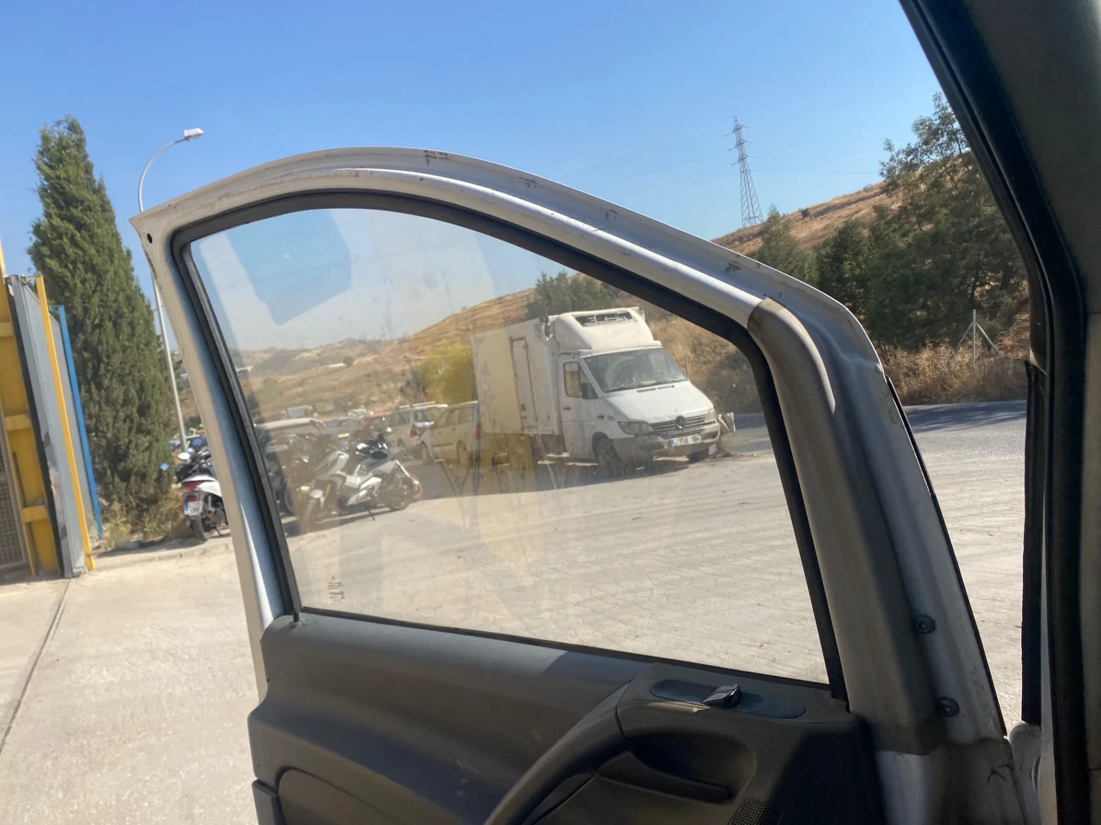 Foto de LUNA DELANTERA IZQUIERDA MERCEDES-BENZ VITO FURGÓN (639) 2.1 CDI CAT (109 CV / 80 KW) referencia A6397250210