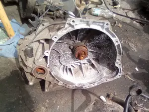 Foto de CAJA CAMBIOS FORD FOCUS BERLINA (CAK) referencia XS4R7F096