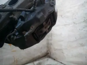 Foto de PINZA DE FRENO DELANTERA DERECHA TESLA MODEL S eléctrico 270 kW (367 CV / 270 KW)