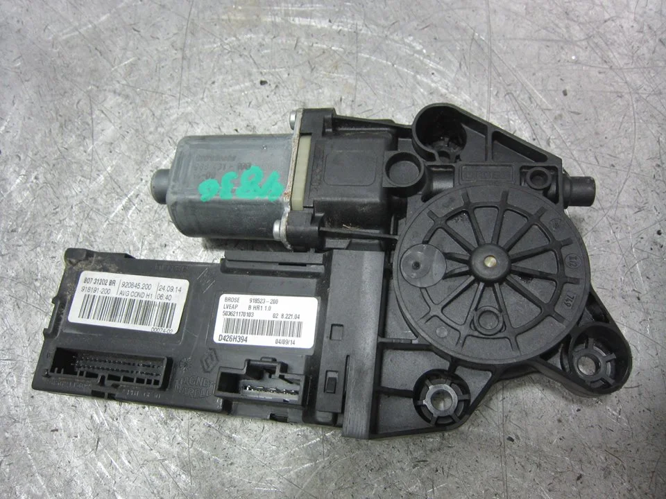 Foto de MOTOR ELEVALUNAS DELANTERO IZQUIERDO RENAULT FLUENCE 1.5 dCi Diesel FAP (110 CV / 81 KW) referencia 807312028R