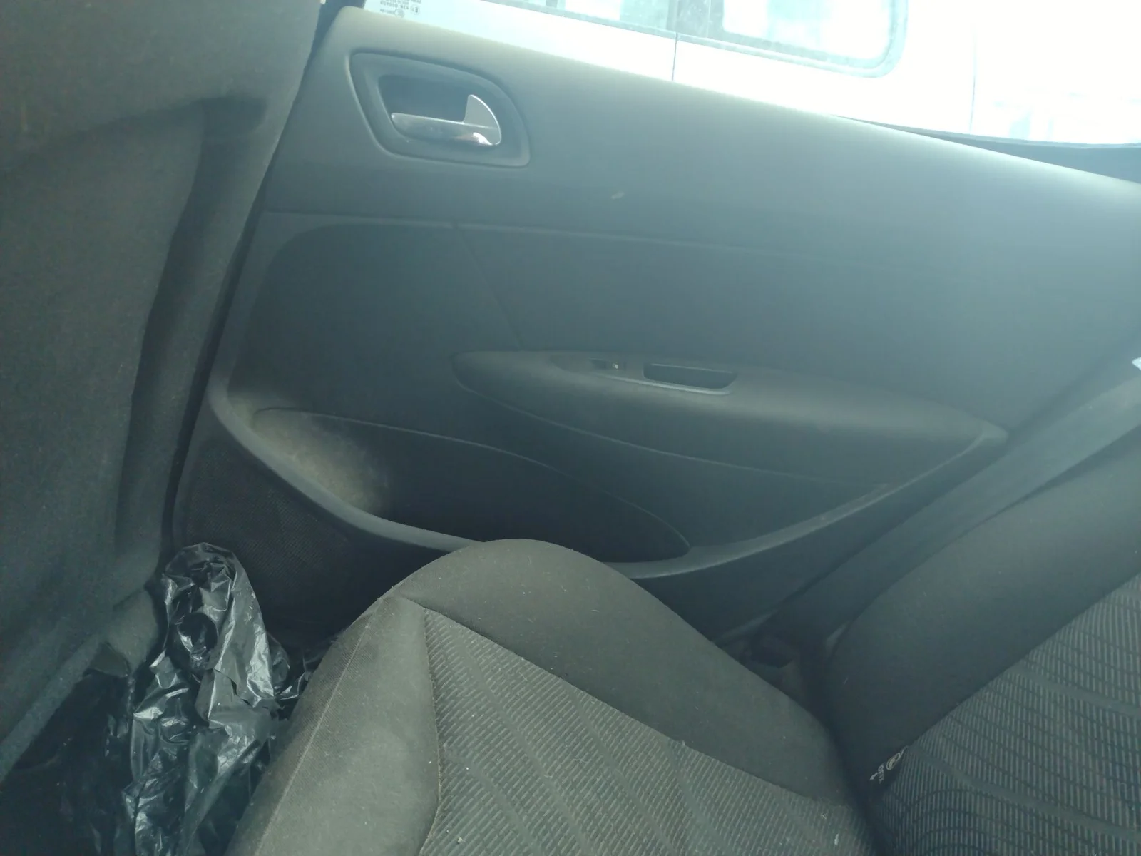 Foto de GUARNECIDO PUERTA TRASERA DERECHA PEUGEOT 308 1.6 16V HDi (90 CV / 66 KW)