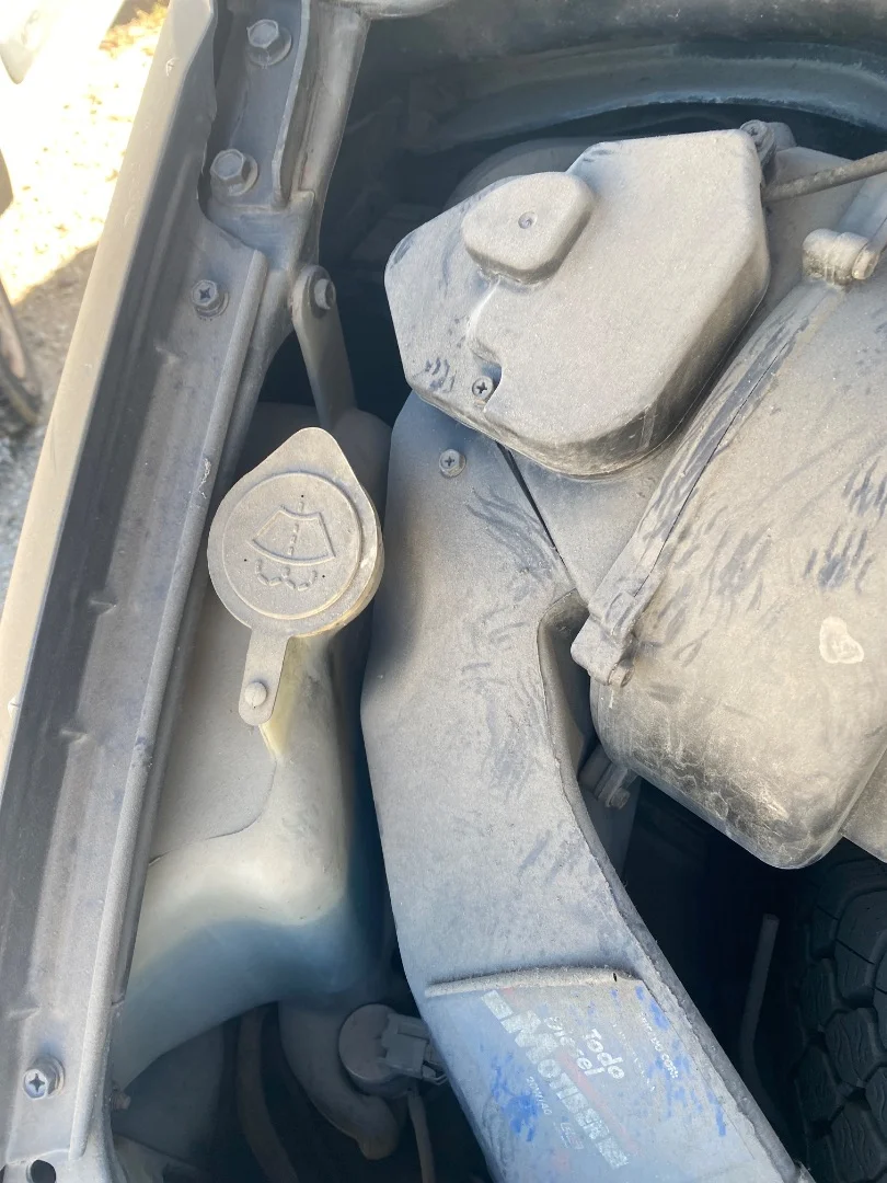 Foto de DEPOSITO LIMPIA NISSAN SERENA (C23M) 2.3 Diesel (75 CV / 55 KW)