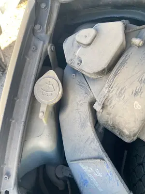 Foto de DEPOSITO LIMPIA NISSAN SERENA (C23M) 2.3 Diesel (75 CV / 55 KW)