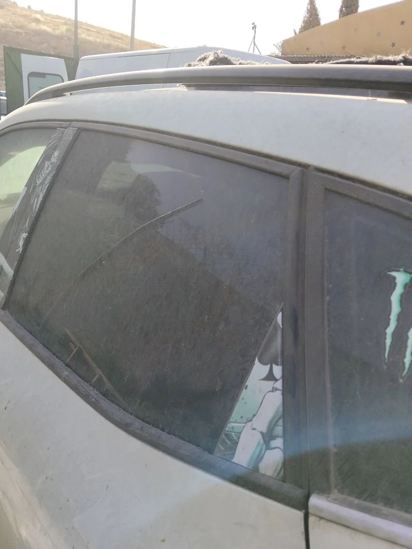 Foto de LUNA TRASERA IZQUIERDA SEAT ARONA (KJ) 1.6 TDI (116 CV / 85 KW)