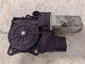 Foto de MOTOR ELEVALUNAS TRASERO DERECHO BMW SERIE 1 BERLINA (E81/E87) referencia 1060079 foto 2