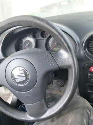 Foto de VOLANTE SEAT CORDOBA BERLINA (6L2) 1.9 SDI (64 CV / 47 KW) referencia 6L0419091N FKZ foto 2
