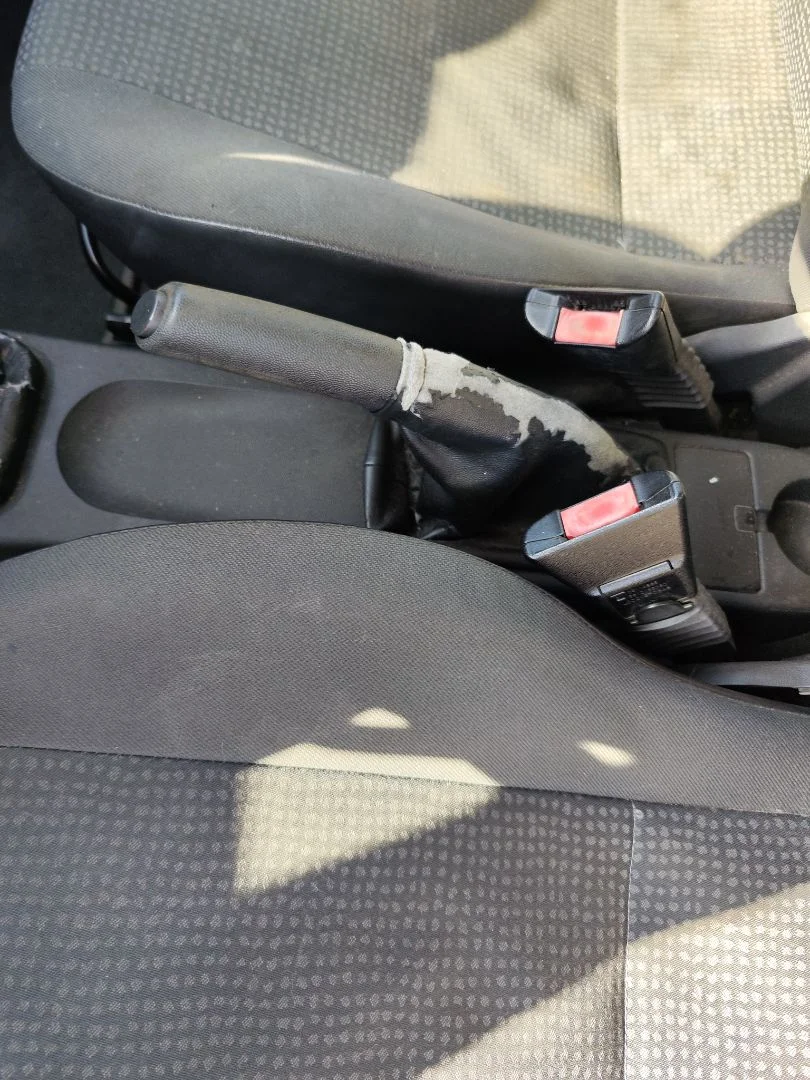 Foto de PALANCA FRENO OPEL CORSA C 1.2 16V CAT (Z 12 XE / LW4) (75 CV / 55 KW) referencia 24407637