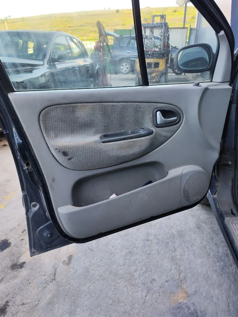 Foto de GUARNECIDO PUERTA DELANTERA IZQUIERDA RENAULT SCENIC I (JA...) 1.9 dCi Diesel CAT (102 CV / 75 KW) referencia 7700843144