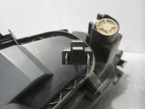Foto de FARO IZQUIERDO PEUGEOT 206 1.6 (88 CV / 65 KW) referencia 085501245L foto 3