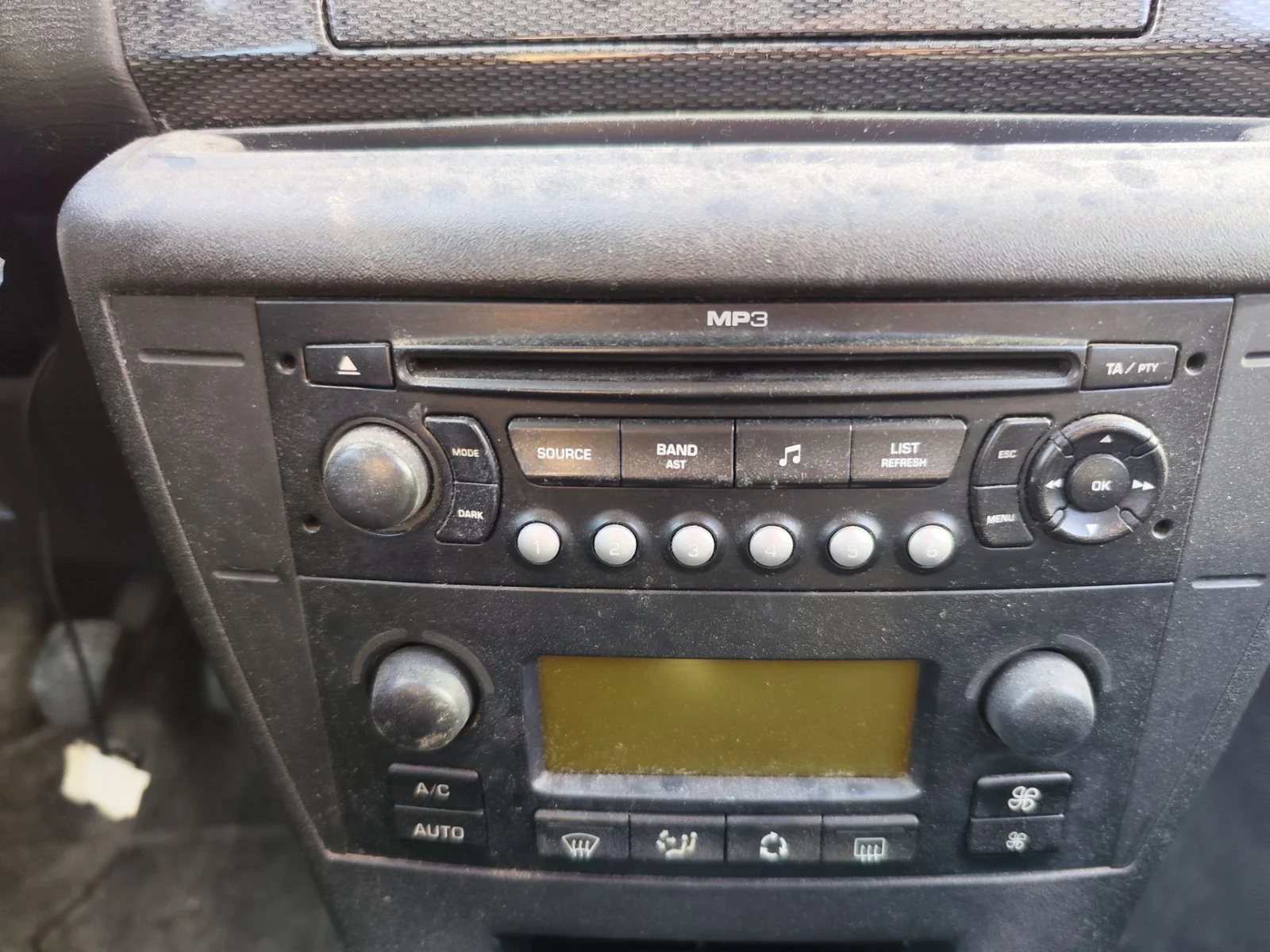Foto de SISTEMA AUDIO / RADIO CD CITROEN C4 BERLINA