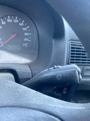 Foto de MANDO MULTIFUNCION VOLKSWAGEN GOLF IV BERLINA (1J1)(10.1997) 1.9 TDI (110 CV / 81 KW) foto 3