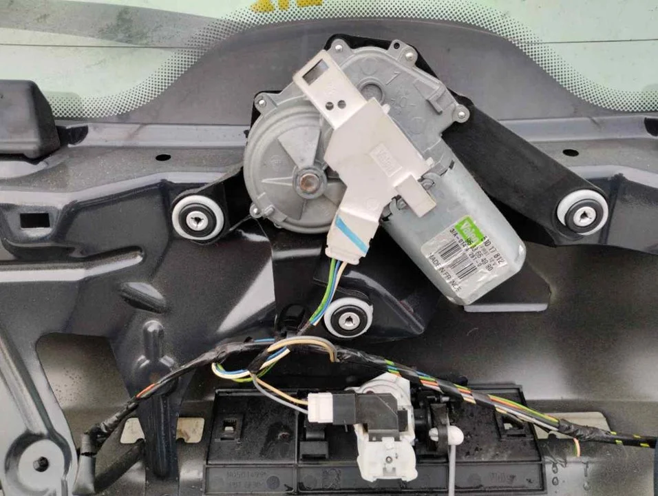 Foto de MOTOR LIMPIA TRASERO PEUGEOT 206 + 1.1 (60 CV / 44 KW) referencia 53017812