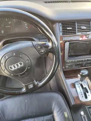 Foto de VOLANTE AUDI A8 (D2) 4.2 V8 40V (310 CV / 228 KW) foto 2