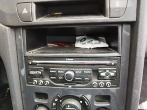 Foto de SISTEMA AUDIO / RADIO CD PEUGEOT 5008 1.6 HDi FAP CAT (9HZ / DV6TED4) (109 CV / 80 KW)