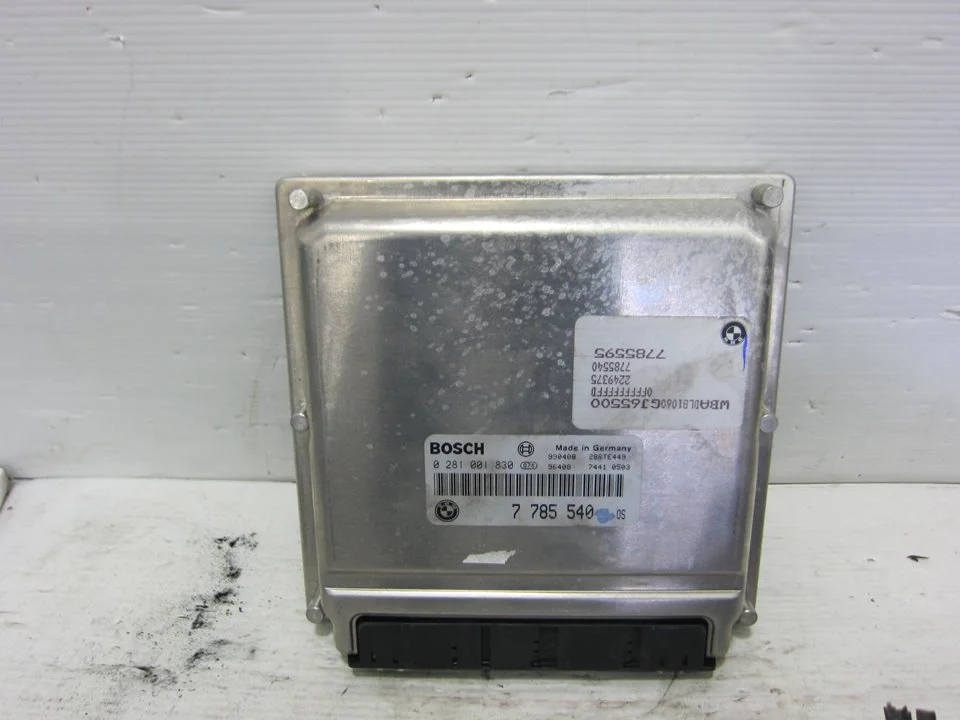 Foto de CENTRALITA MOTOR UCE BMW SERIE 5 BERLINA (E39) 3.0 24V Turbodiesel CAT (184 CV / 135 KW) referencia 0281001830