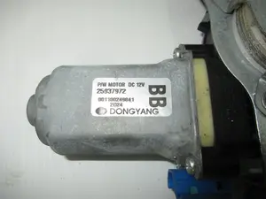 Foto de ELEVALUNAS DELANTERO DERECHO CHEVROLET CAPTIVA 2.2 Diesel CAT (184 CV / 135 KW) referencia 25967972 foto 3