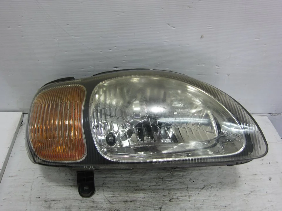 Foto de FARO DERECHO SUZUKI SWIFT BERLINA (SF/EA) 1.3 CAT (101 CV / 74 KW) referencia 082181121R