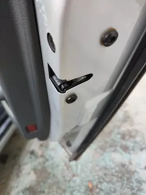 Foto de CERRADURA PUERTA TRASERA DERECHA AUDI A6 BERLINA (4B2) 2.5 V6 24V TDI (150 CV / 110 KW) referencia 4B0839015G foto 3