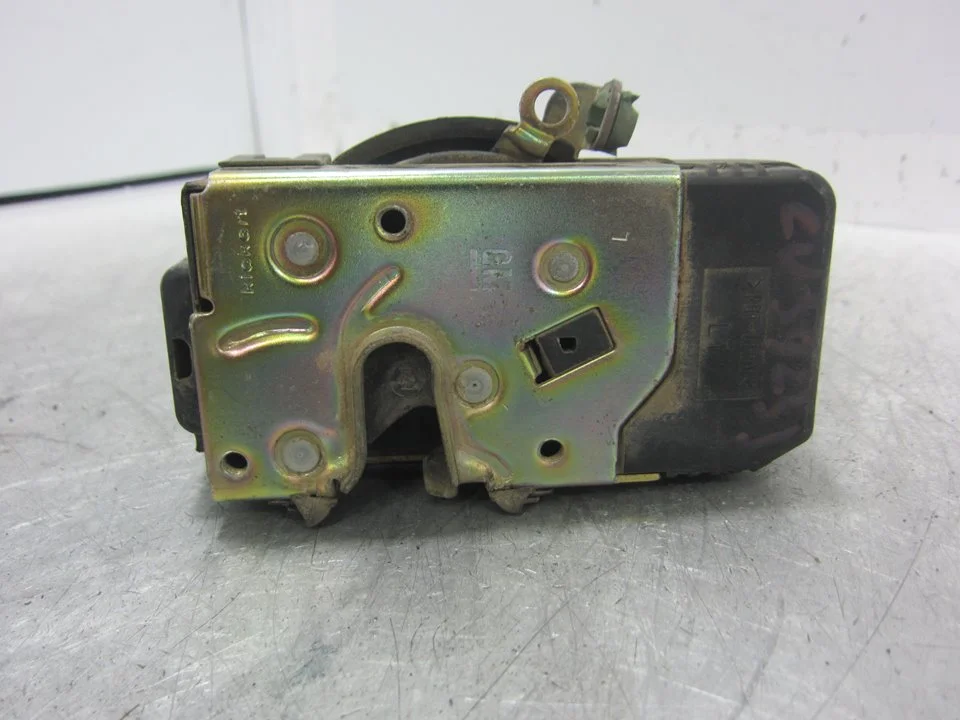 Foto de CERRADURA PUERTA DELANTERA IZQUIERDA OPEL ASTRA G BERLINA 1.6 (75 CV / 55 KW) referencia 90561151