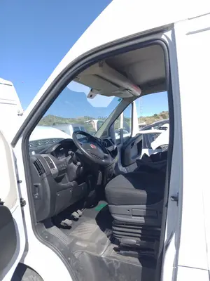 Foto de GOMAS CONTORNO PUERTA FIAT DUCATO 3 MAXI FURGÓN TS 35 (295) 2.3 JTD CAT (131 CV / 96 KW) referencia 1343937080